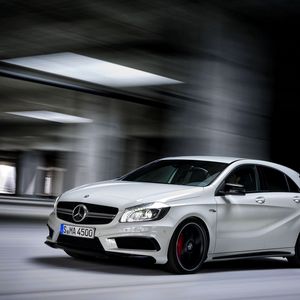 Превью обои mercedes-benz, a45, amg, белый, вид сбоку