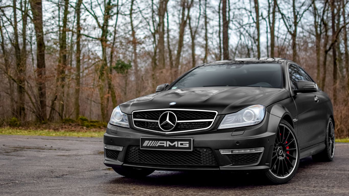 Скачать 1366x768 mercedes-benz c63 amg, coupe, черный, фары обои, картинки  планшет, ноутбук