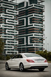 Превью обои mercedes-benz cls350 amg, mercedes, машина, белый, здания, город