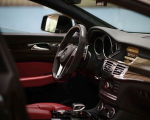 Превью обои mercedes-benz cls 63 amg, mercedes, руль, салон, машина