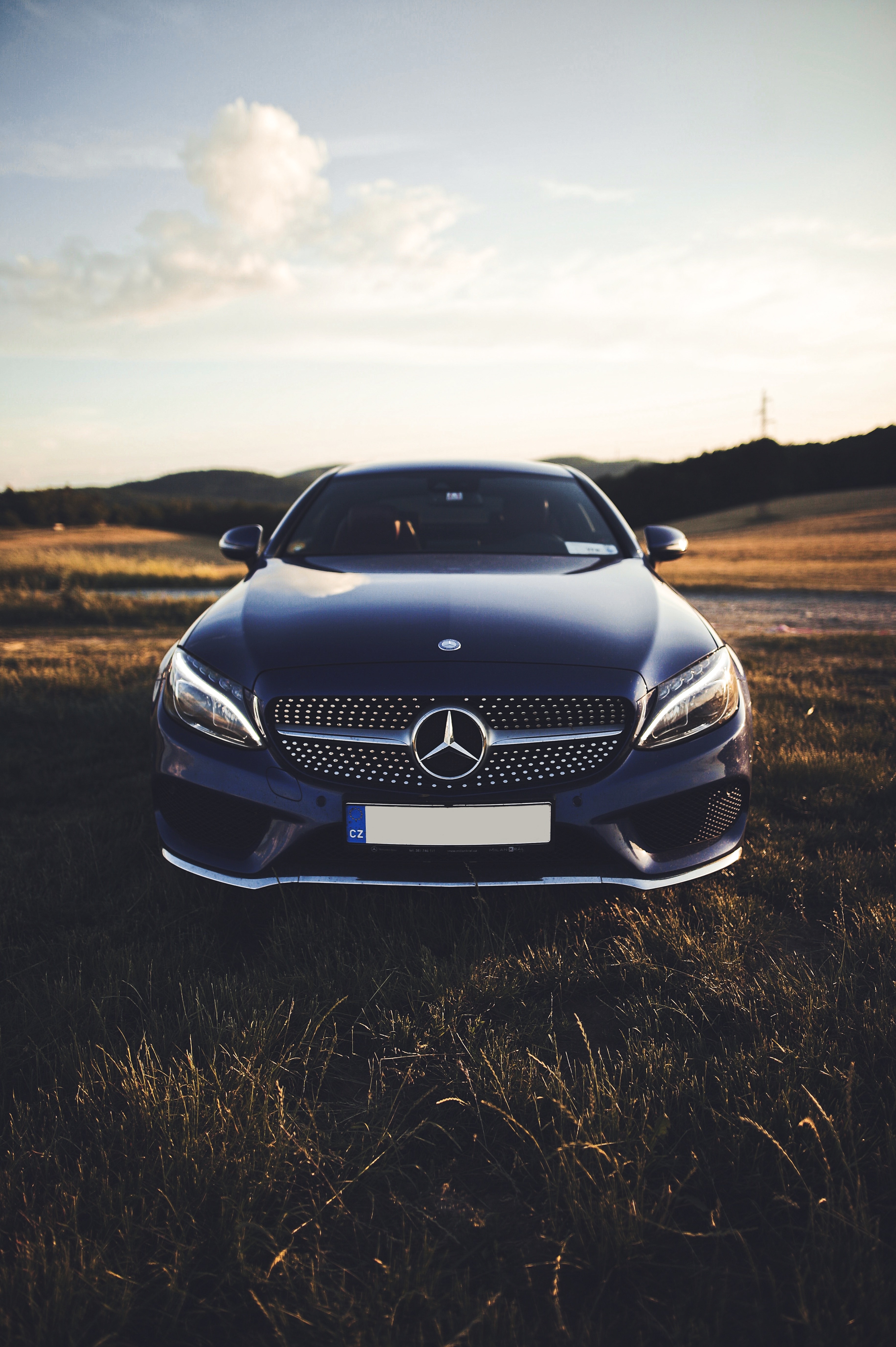Мерседес м4. Мерседес бенц амг. Мощный мерседес. Mercedes benz luxury sport. Качающего мерседеса.