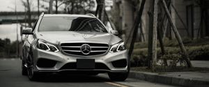 Превью обои mercedes-benz e300, mercedes-benz, mercedes, вид спереди