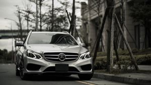 Превью обои mercedes-benz e300, mercedes-benz, mercedes, вид спереди