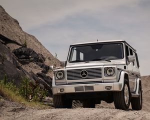 Превью обои mercedes-benz g500, mercedes, машина, внедорожник, серый, вид спереди