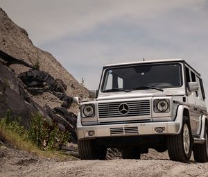 Превью обои mercedes-benz g500, mercedes, машина, внедорожник, серый, вид спереди