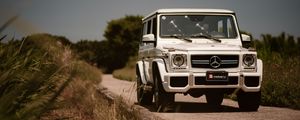 Превью обои mercedes-benz g 63 amg, mercedes, машина, внедорожник, белый, вид спереди