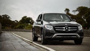 Превью обои mercedes-benz glc300, mercedes, машина, черный, вид спереди