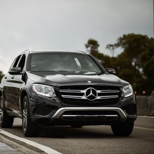 Превью обои mercedes-benz glc300, mercedes, машина, черный, вид спереди