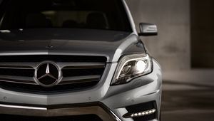 Превью обои mercedes-benz glk350, mercedes, машина, серый, вид спереди, фара