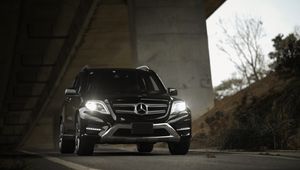 Превью обои mercedes-benz glk350, mercedes-benz, mercedes, вид спереди, черный, движение