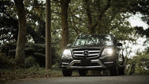 Превью обои mercedes-benz glk350, mercedes-benz, mercedes, вид спереди, фары