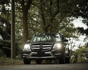 Превью обои mercedes-benz glk350, mercedes-benz, mercedes, вид спереди, фары