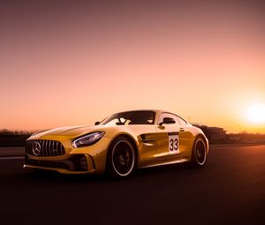 Превью обои mercedes-benz gt r, mercedes, машина, спорткар, желтый, скорость