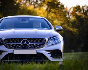 Превью обои mercedes-benz, mercedes, серебристый, вид спереди, автомобиль, современный