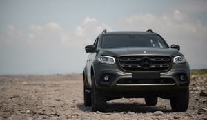 Превью обои mercedes-benz x250d, mercedes, машина, внедорожник, вид спереди, бездорожье