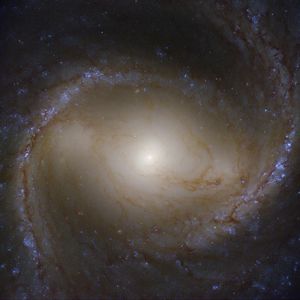 Превью обои messier 91, галактика, спираль, звезды, свет, космос