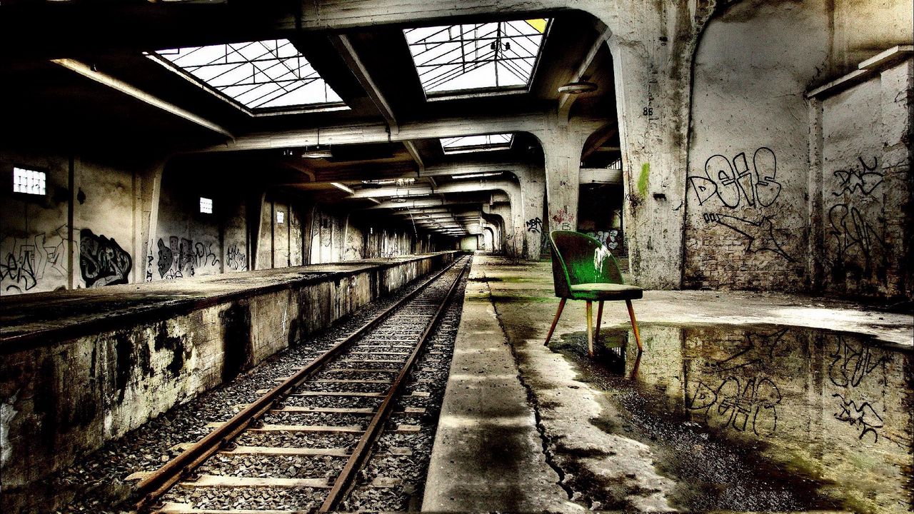 Обои метро, креатив, настроение, стул, зеленый, железная дорога