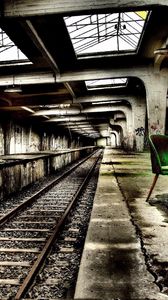 Превью обои метро, креатив, настроение, стул, зеленый, железная дорога