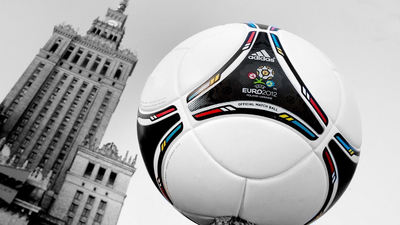 Обои мяч, футбол, евро 2012, чемпионат, башня