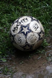 Превью обои мяч, футбол, грязь, трава