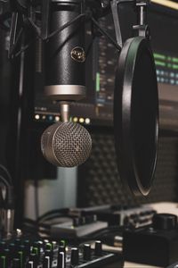 Превью обои микрофон, студия звукозаписи, микшер, пульт, эквалайзер, акустика, аппаратура