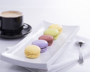 Превью обои миндальное печенье, macaron, кофе, посуда