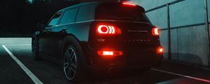 Превью обои mini clubman, mini, автомобиль, черный, темный, ночь