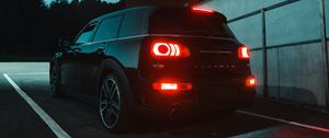 Превью обои mini clubman, mini, автомобиль, черный, темный, ночь