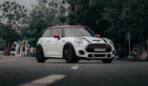 Превью обои mini cooper, mini, автомобиль, белый, дорога