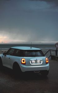 Превью обои mini cooper, mini, автомобиль, белый, стоянка