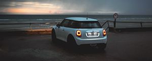 Превью обои mini cooper, mini, автомобиль, белый, стоянка