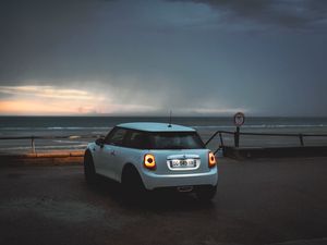 Превью обои mini cooper, mini, автомобиль, белый, стоянка