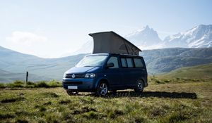 Превью обои минивэн, volkswagen multivan, volkswagen, автобус, горы, путешествие