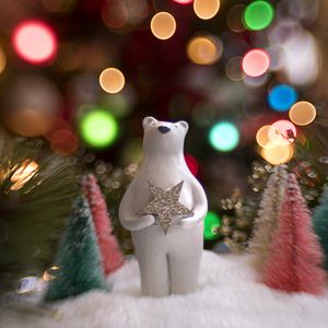 Превью обои мишка, звезда, елки, снег, боке, новый год, рождество