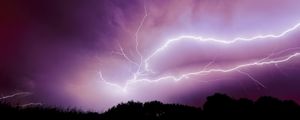 Превью обои молния, гроза, небо, деревья, фиолетовый, темный