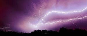 Превью обои молния, гроза, небо, деревья, фиолетовый, темный