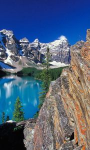 Превью обои moraine lake, канада, озеро, девственная природа, скалы, горная порода, голубое