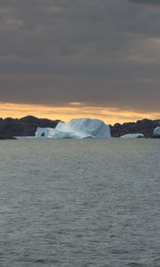 Превью обои море, айсберг, камни, пейзаж