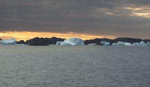 Превью обои море, айсберг, камни, пейзаж