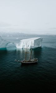 Превью обои море, айсберг, корабль, лед, вода