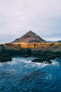 Превью обои море, берег, холм, вода, скалы