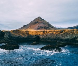 Превью обои море, берег, холм, вода, скалы