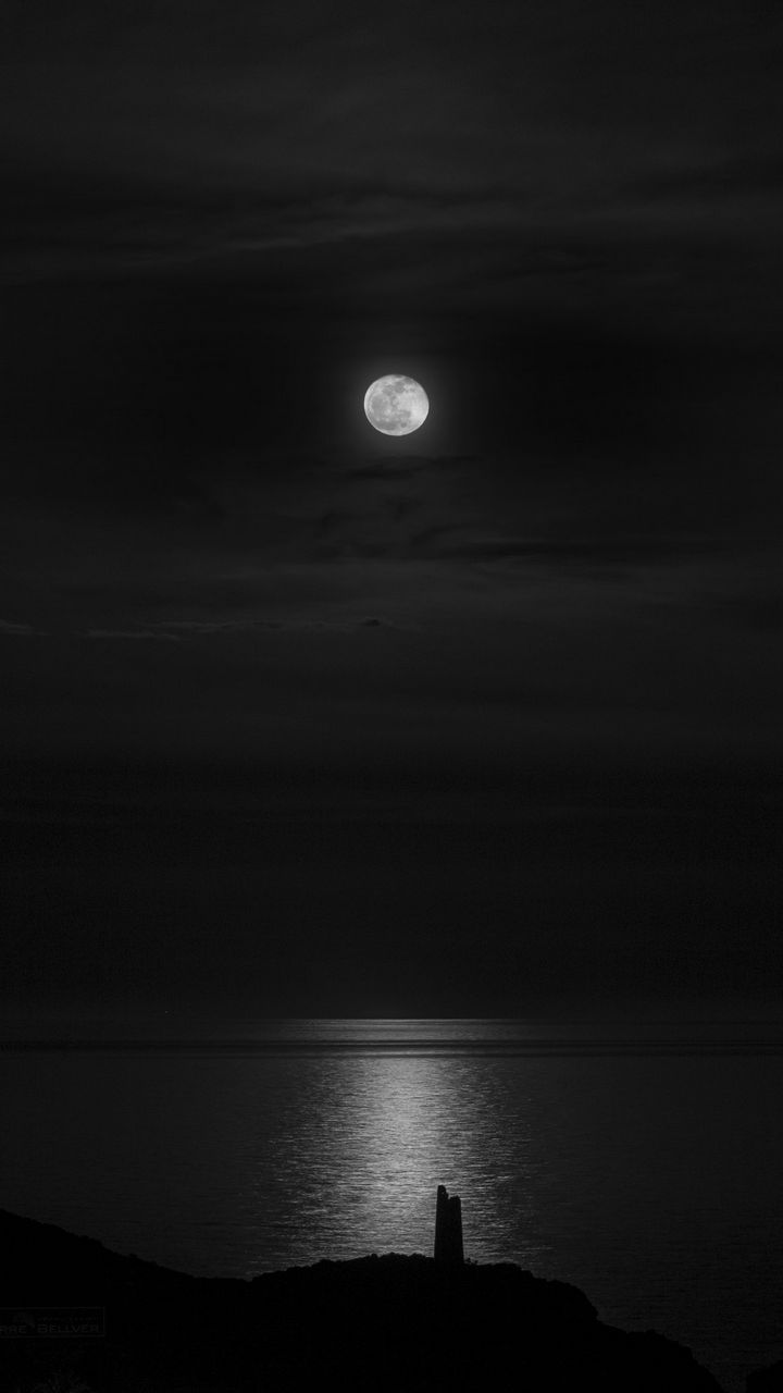 720x1280 Обои море, берег, ночь, черный