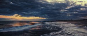 Превью обои море, берег, пена, волны, облака