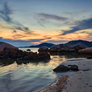 Превью обои море, берег, скалы, пляж, вода, пейзаж