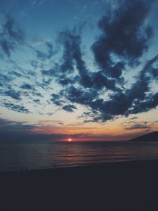 Превью обои море, берег, закат, облака