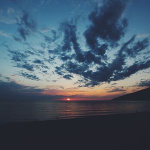 Превью обои море, берег, закат, облака