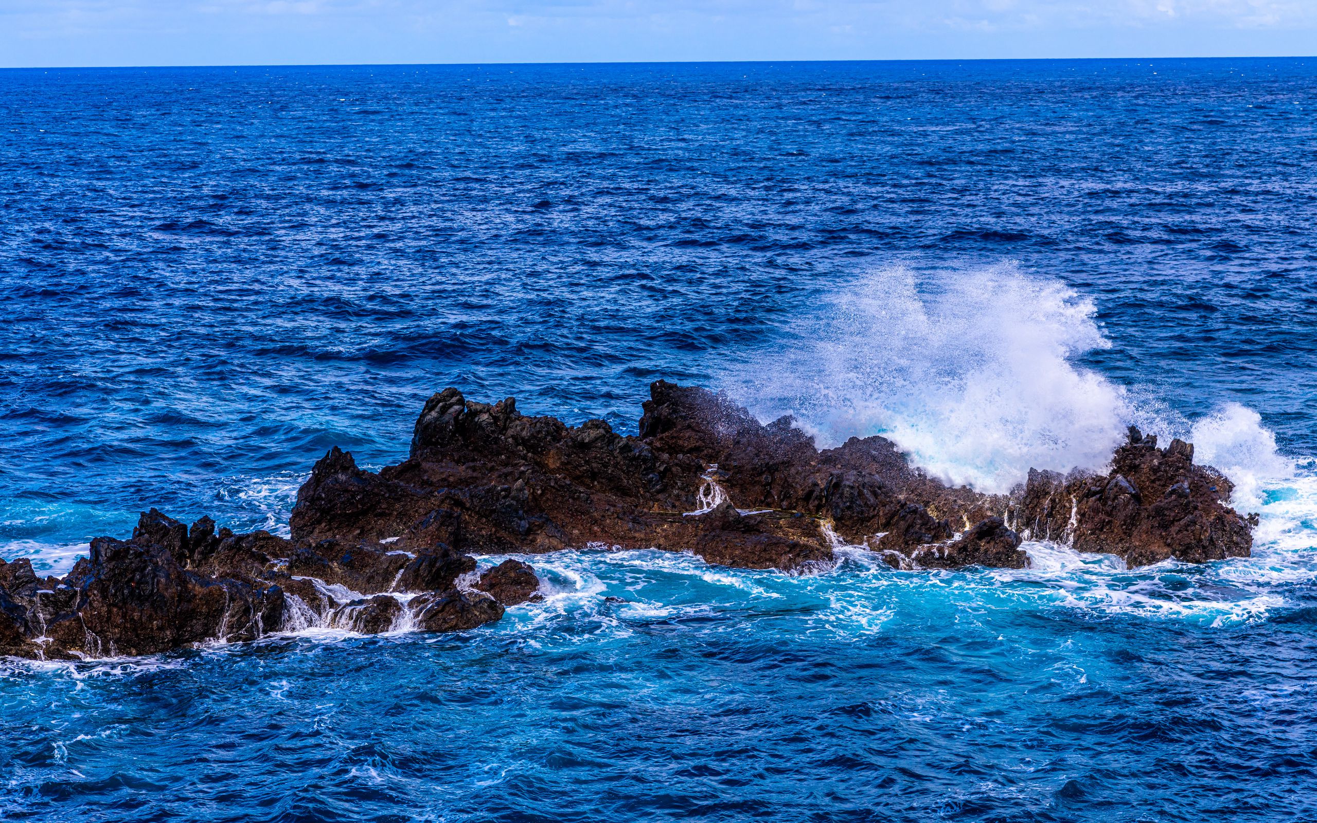 скачивающая море