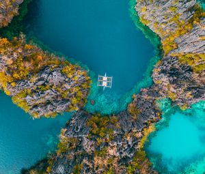 Превью обои море, бухта, вид сверху, скалы, вода