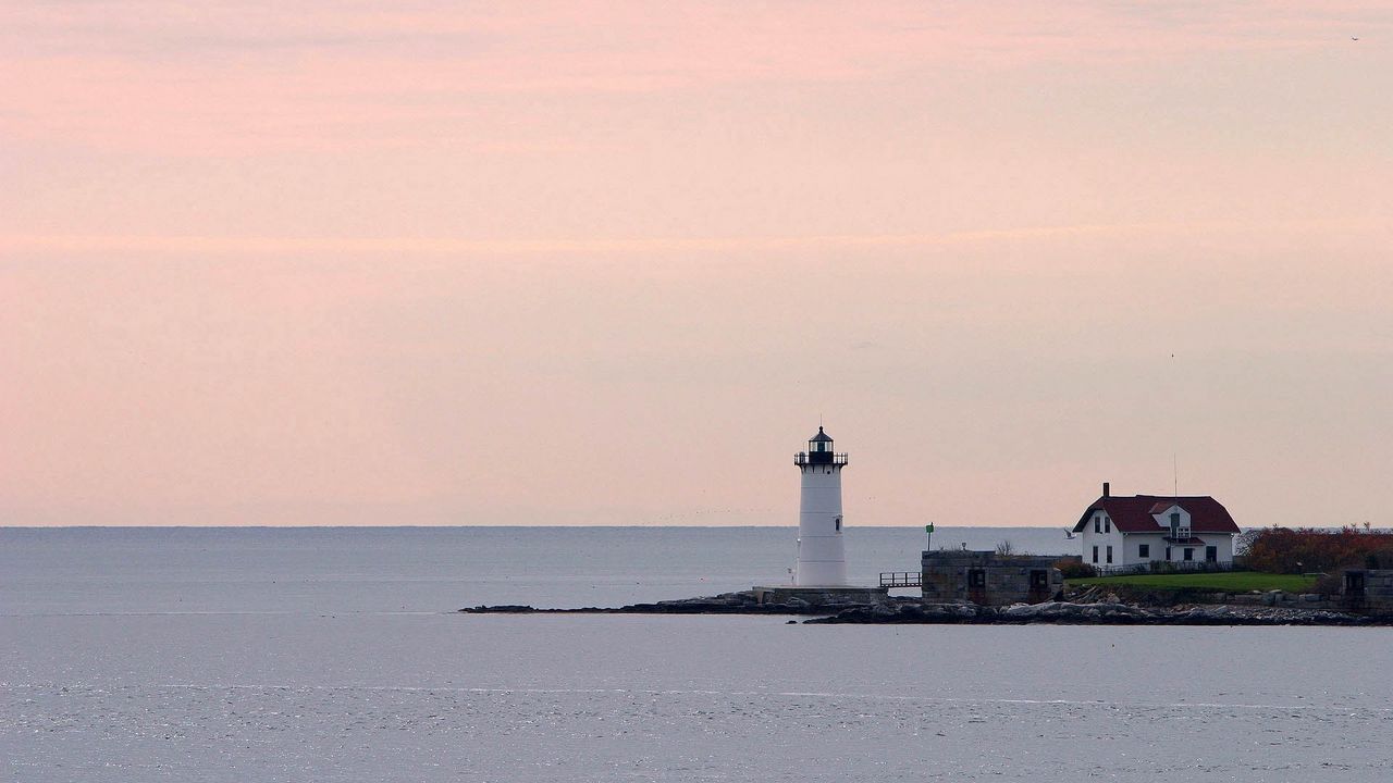 Обои море, дом, маятник, остров картинки на рабочий стол, фото скачать  бесплатно